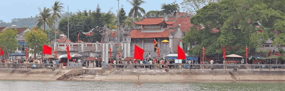 Đền Cờn - Thờ Tứ vị Thánh Nương với kiến trúc cổ kính